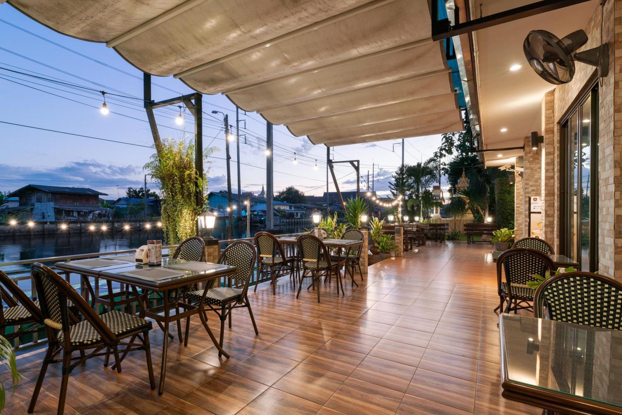 Golden Foyer Suvarnabhumi Airport Hotel Bangkok Exterior photo